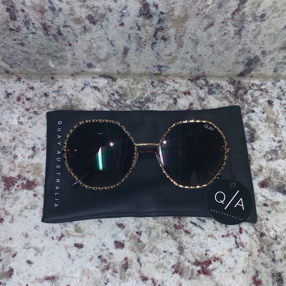 NWT Quay breeze in sunglasses